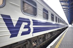 Детальніше про статтю Укрзалізниця відновлює рейси через Дніпро: розклад