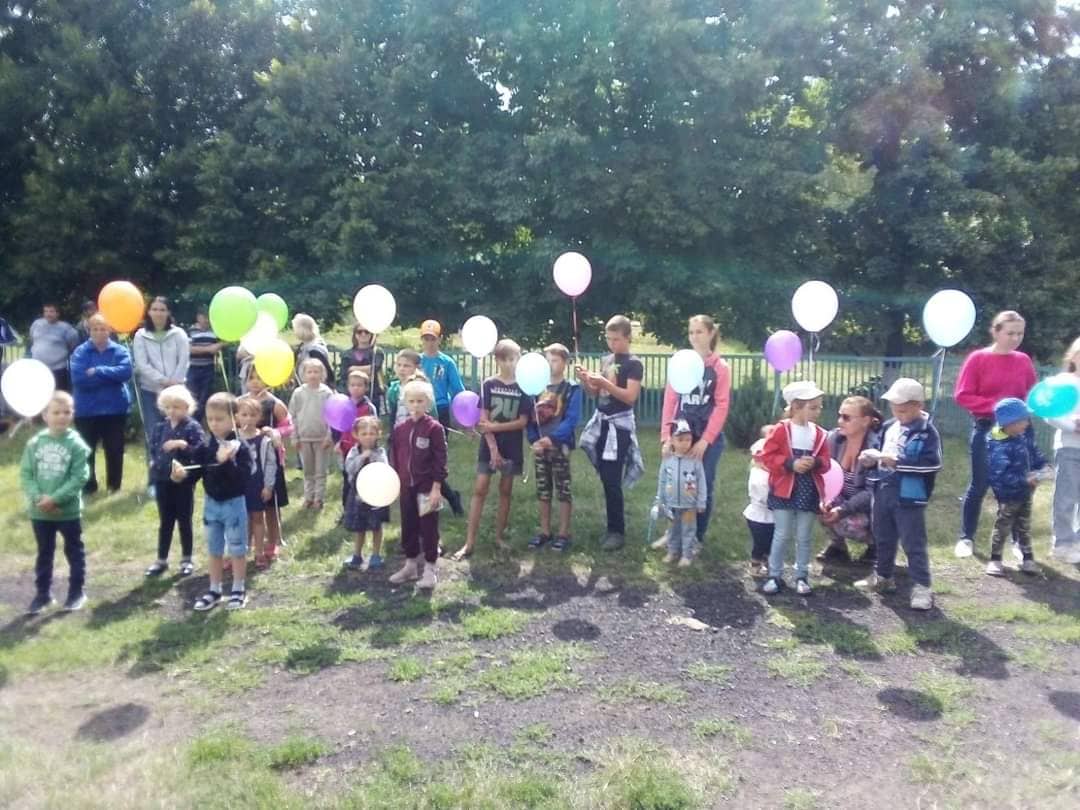 Детальніше про статтю В Осадчому облаштували дитячий майданчик