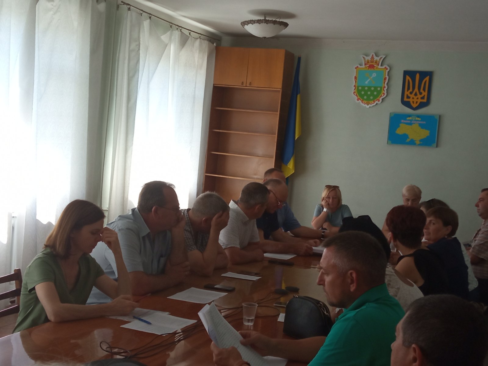 Детальніше про статтю На 19 сесії Петропавлівської селищної ради розглянули земельні питання та зміни до бюджету