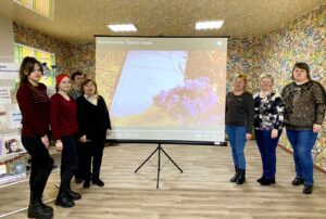 Детальніше про статтю Круглий стіл «Геніальна сучасниця Ліна Костенко» провели педагоги Петропавлівського ліцею №2