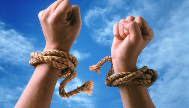 Ви зараз переглядаєте Примусова праця: як розпізнати й уникнути