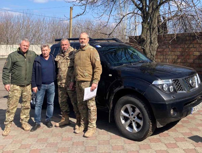 Ви зараз переглядаєте Ще два автомобіля передали на передову від агрофірми «Нібас»