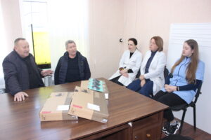 Детальніше про статтю Нові ноутбуки Петропавлівським лікарям придбав обласний депутат
