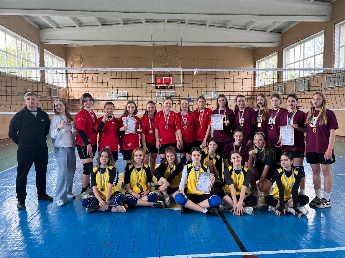 Детальніше про статтю Петропавлівські волейболістки завершили підсумковий турнір переможцями