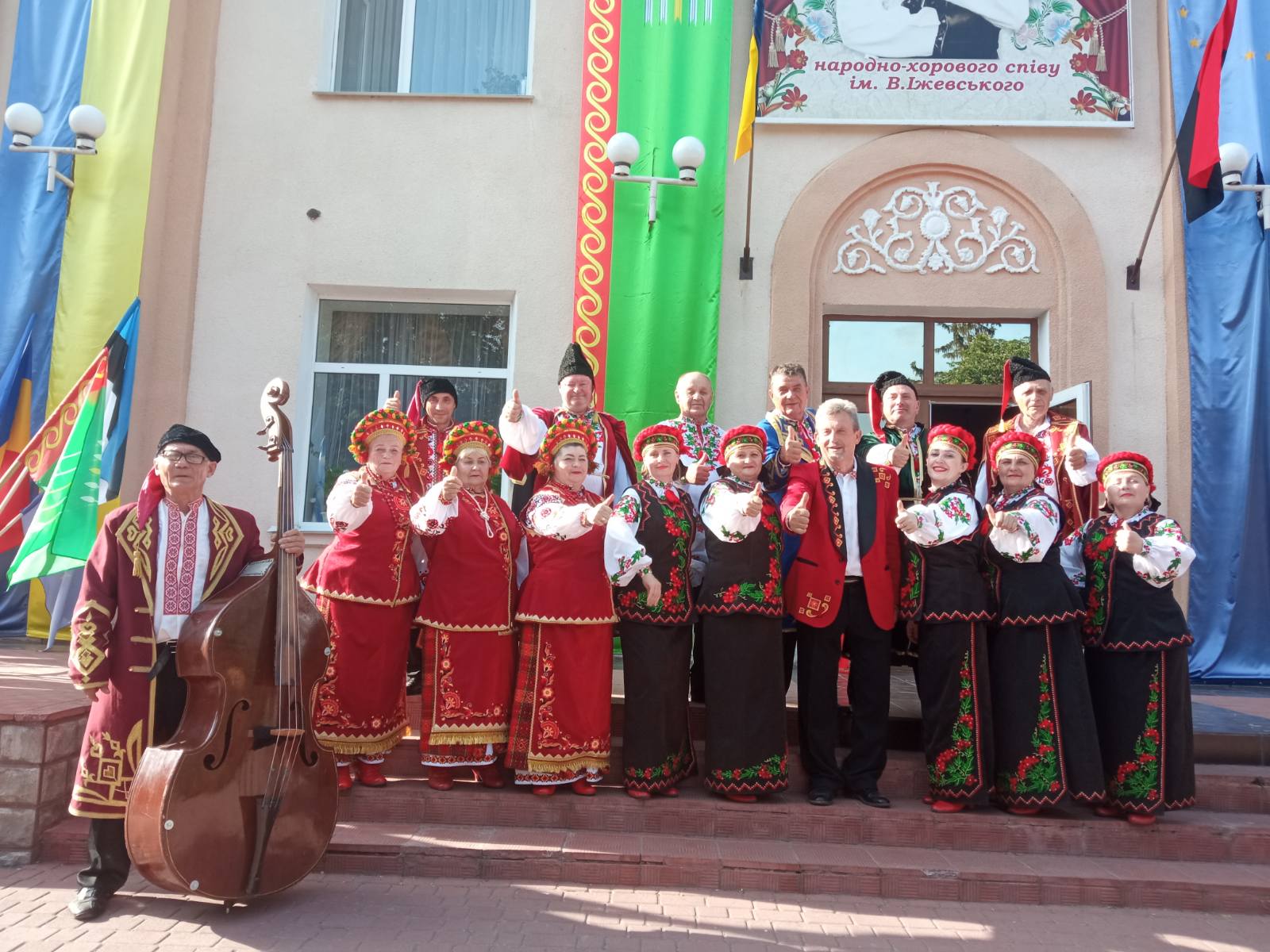 Детальніше про статтю Хоровий колектив з Петропавлівки вразив своїм потужним виступом на міжнародному фестивалі