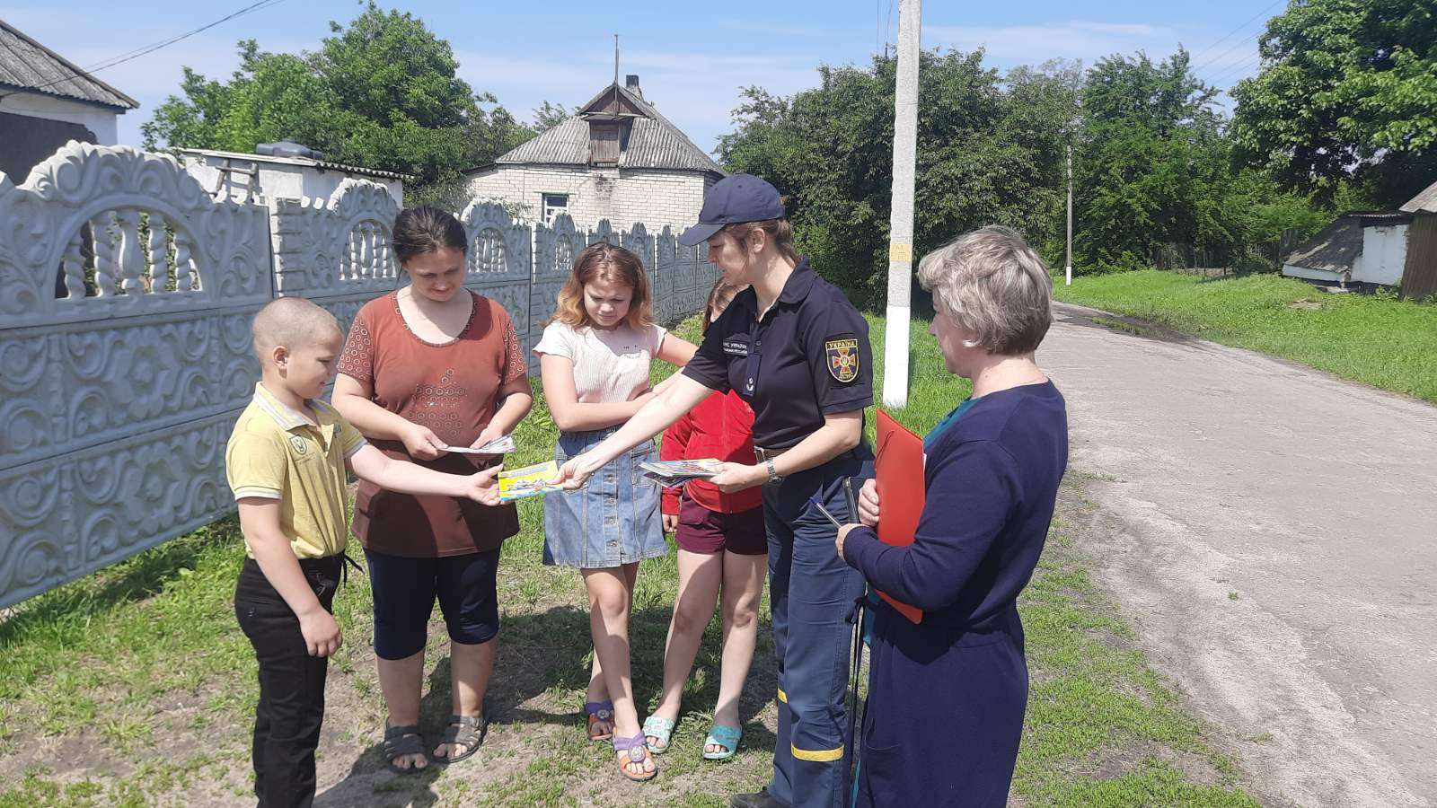 Детальніше про статтю Нагадали правила використання електроприладів та передали подарунки