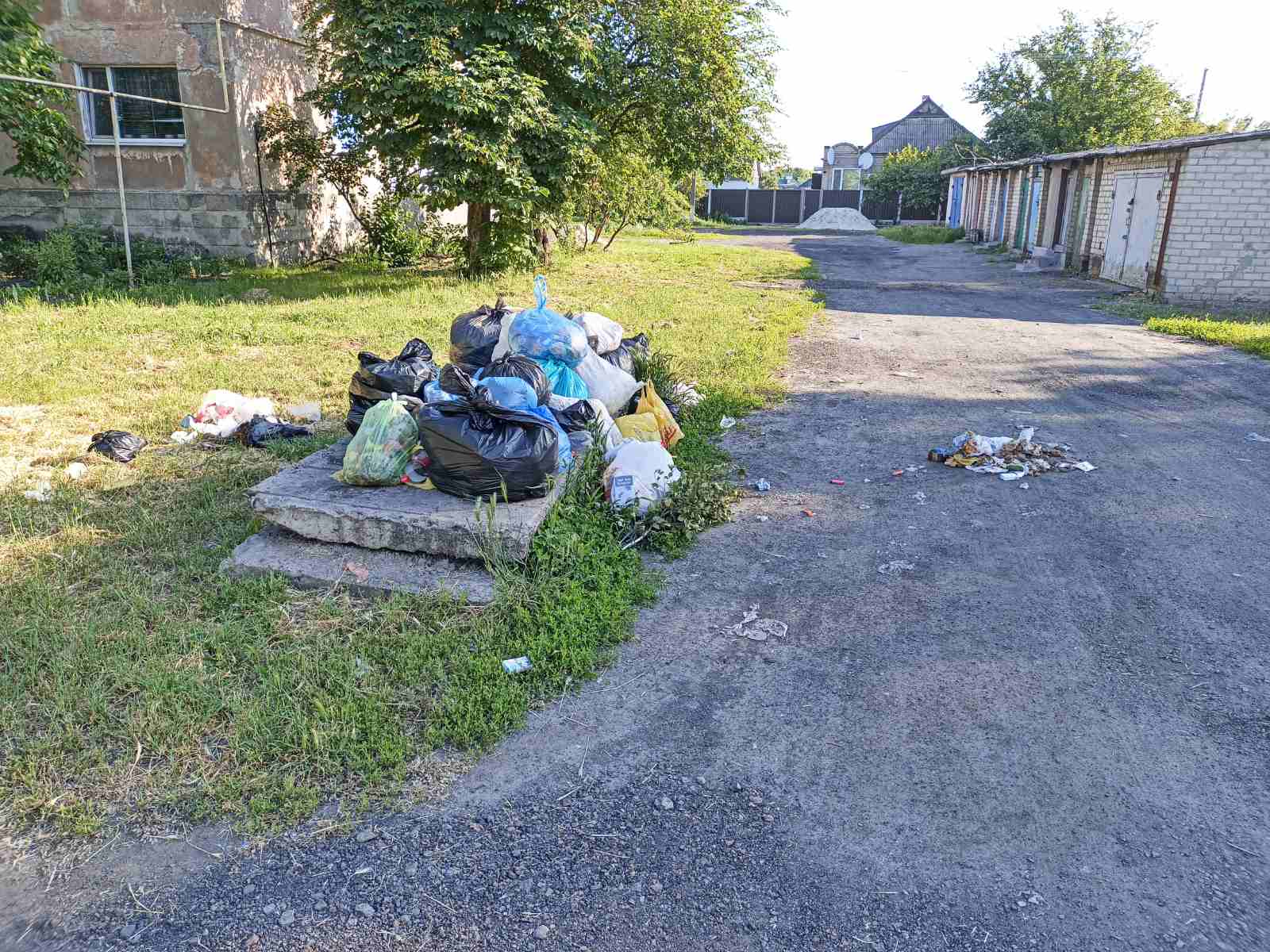 Ви зараз переглядаєте Жителів громади закликають укладати договори на вивіз сміття
