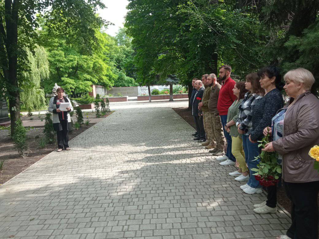 Ви зараз переглядаєте У Петропавлівці вшанували пам’ять захисників, які загинули на борту літака Іл-76