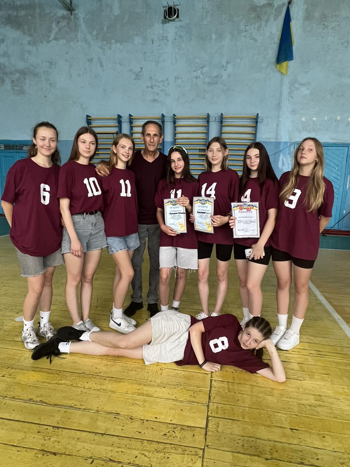 Детальніше про статтю Петропавлівські волейболістки стали срібними призерами турніру