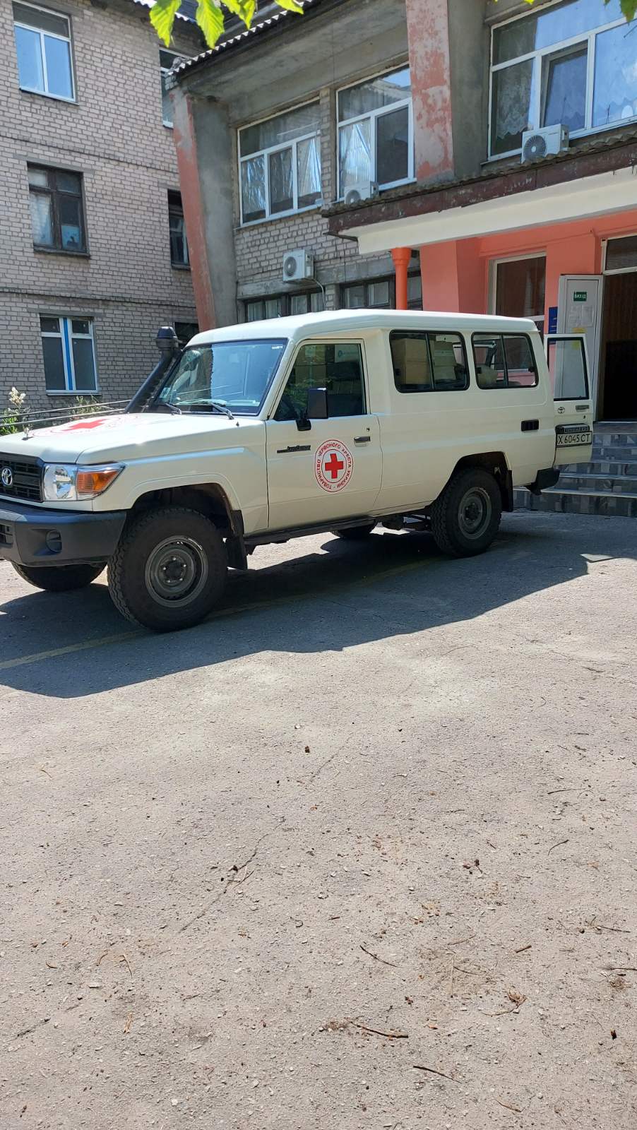 Ви зараз переглядаєте Спеціалізована медична машина виїжджатиме у ФАПи Петропавлівської громади