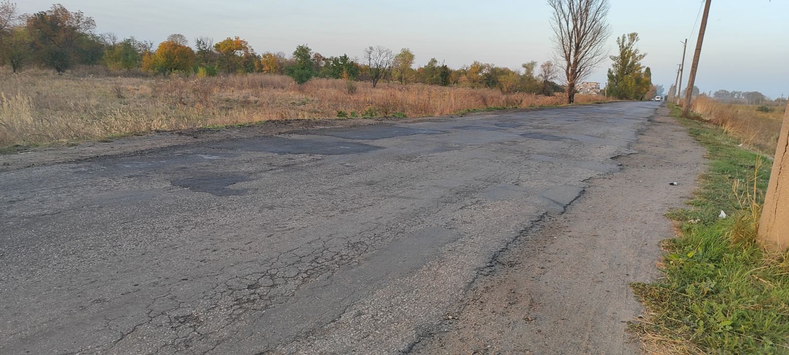 Детальніше про статтю Дорогу між Петропавлівкою та Пенькозаводом відремонтували коштами фермера