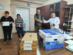 Детальніше про статтю Петропавлівським лікарям подарували комп’ютерну техніку, сушарку та медикаменти