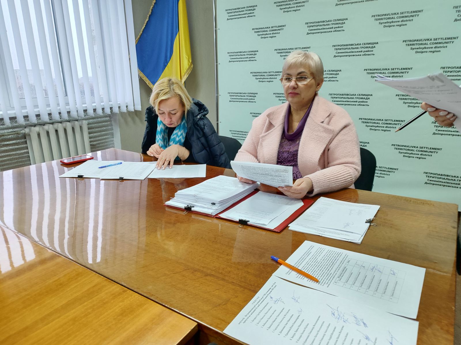 Детальніше про статтю Депутати Петропавлівської селищної ради провели пленарне засідання