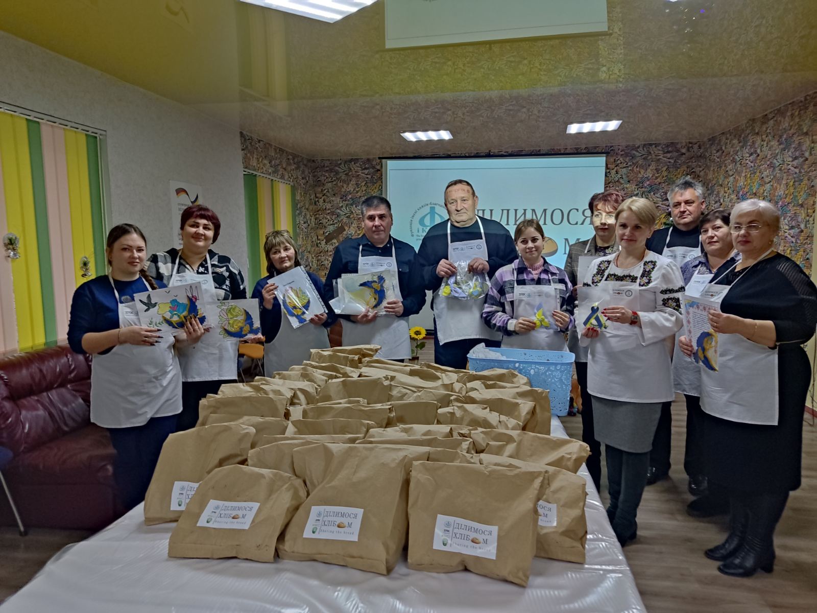 Детальніше про статтю Акція «Ділимося хлібом»: жителів Петропавлівки об’єднала спільна місія