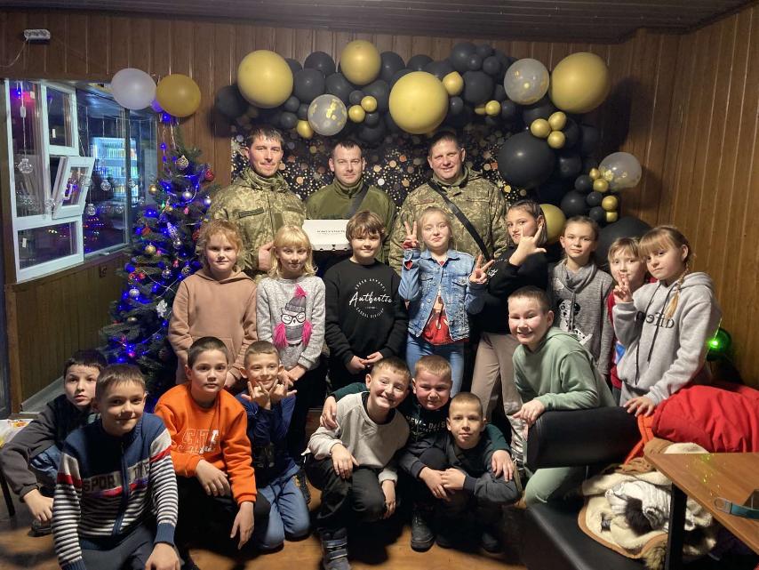 Ви зараз переглядаєте Благодійний челендж «Різдвяна піца для захисників» триває