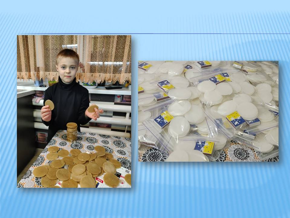 Детальніше про статтю Другокласник Максим Білоус зі своєю родиною виготовляє розпалювачі та окопні свічки