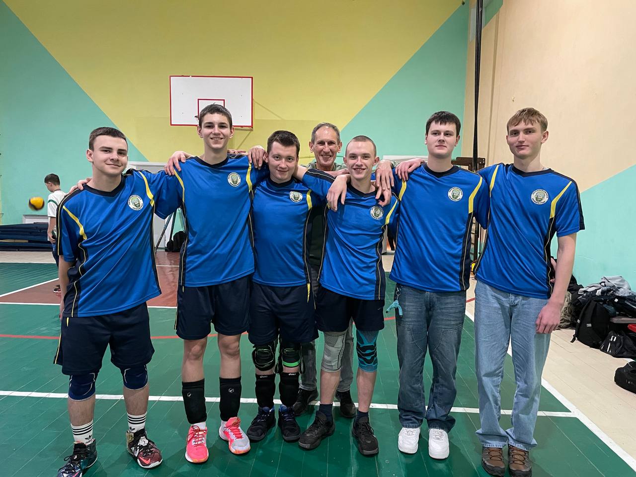 Детальніше про статтю Команда волейболістів Петропавлівки серед кращих команд області