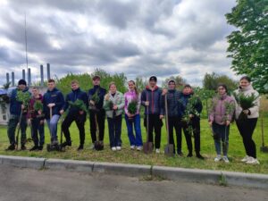 Детальніше про статтю У День довкілля випускники ліцею №2 провели акцію єдності