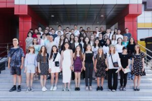 Детальніше про статтю Дев’ятикласники Петропавлівського ліцею №2 отримали свідоцтва