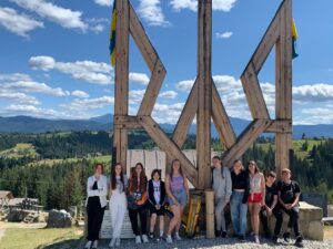 Детальніше про статтю Сім днів і шість ночей у Яремче