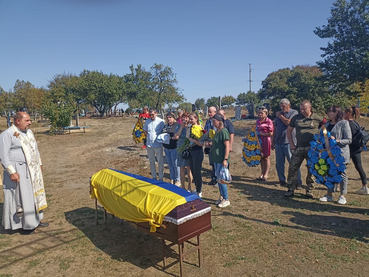 Детальніше про статтю Вересневим днем село Самарське прощалось з Героєм – Олександром Салтиковим