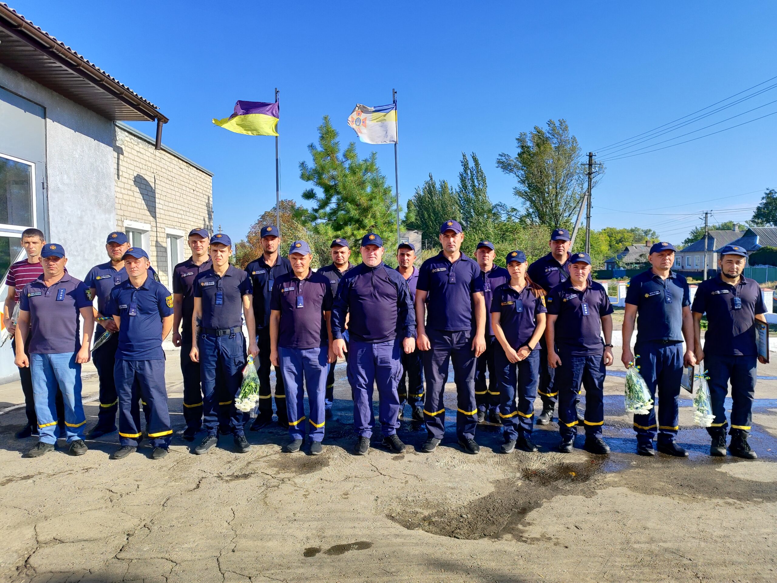 Детальніше про статтю «Сухих рукавів» побажаємо нашим рятувальникам!