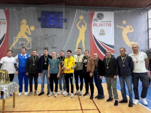 Детальніше про статтю Наші волейболісти стали одними з кращих гравців обласного турніру!