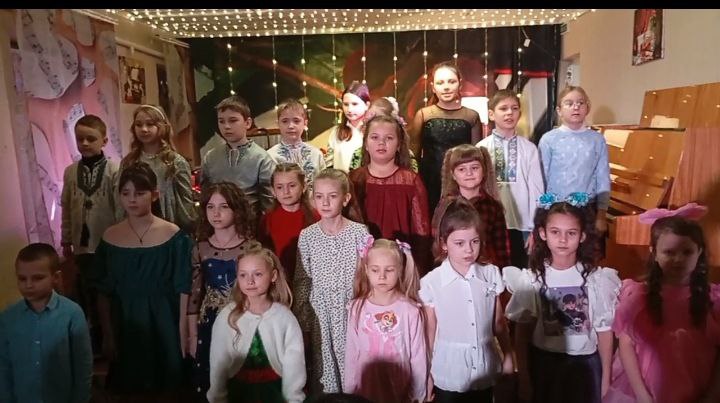 Ви зараз переглядаєте Юні музиканти виступили перед своїми батьками