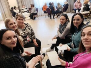 Детальніше про статтю Вчителі Петропавлівського ліцею №1 здобули практичні знання на тренінгу у Києві