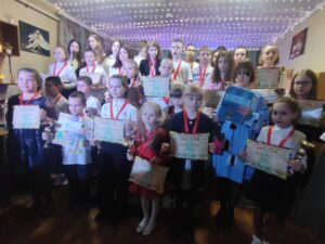 Детальніше про статтю Музичний шлях до успіху. Звітний концерт та нагородження учнів музичної школи