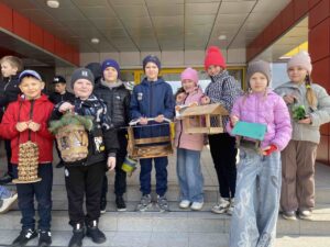 Детальніше про статтю Екологічна акція “Пташине містечко”! Птахи – наші найкращі друзі!