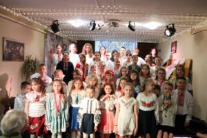 Детальніше про статтю Стає добрішим світ, коли співають діти