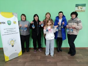 Детальніше про статтю Ялинкові прикраси – своїми руками.